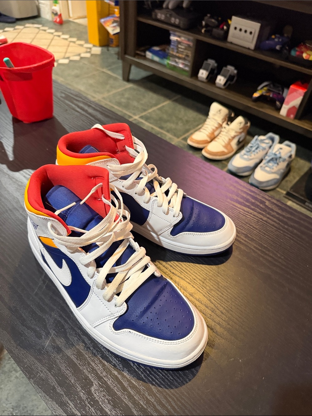 Men’s Jordan 1s size 10.5  Sneakers in Blue/White/Red - Picture 6 of 6